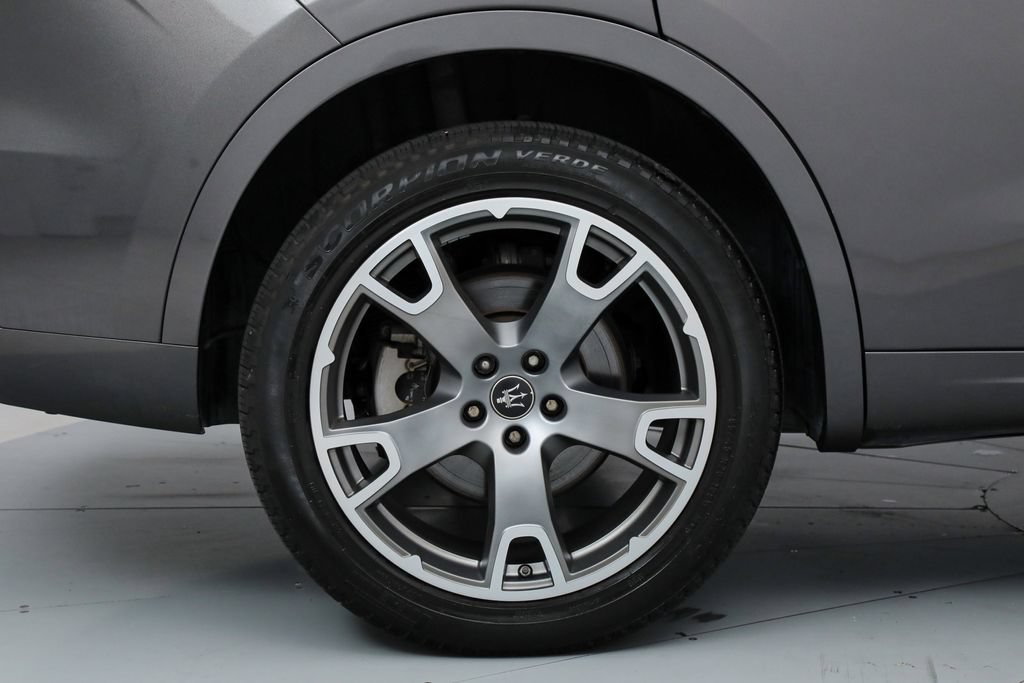 Certified 2023 Maserati Levante GT AWD/4WD image 21