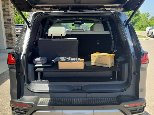 New 2026 Lexus LX 700h Luxury AWD/4WD image 7
