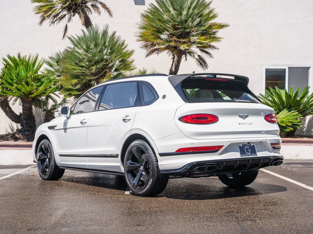Used 2025 Bentley Bentayga Extended Wheelbase AWD/4WD image 3