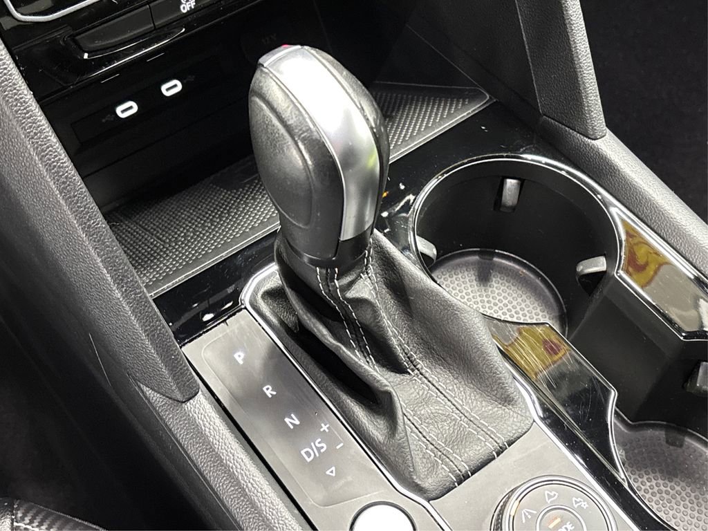 Used 2022 Volkswagen Atlas Cross Sport SE image 34