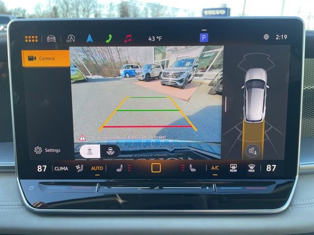 Used 2025 Volkswagen Tiguan SE w/ Panoramic Sunroof Package image 22