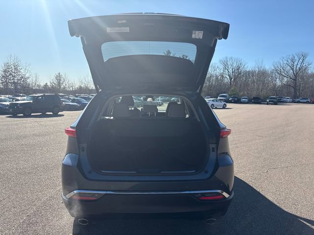 Used 2024 Toyota Venza XLE image 13