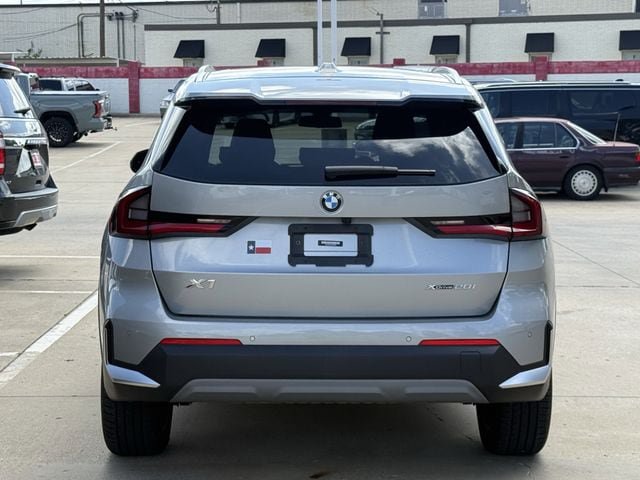 Used 2023 BMW X1 xDrive28i AWD/4WD image 5