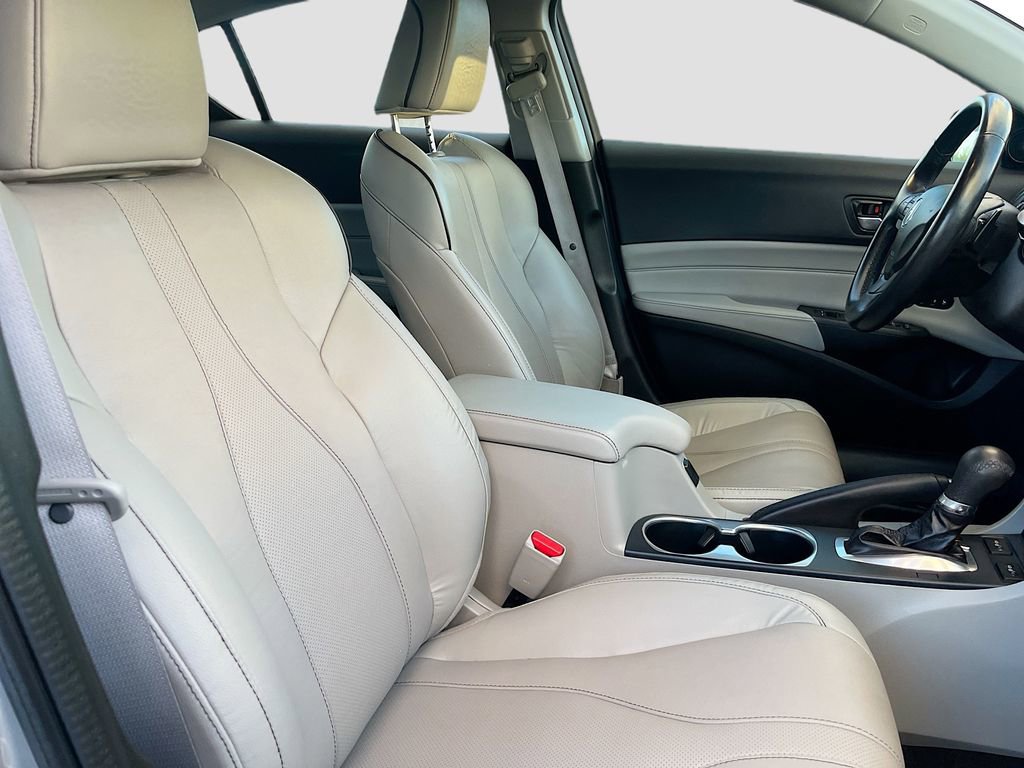 Used 2020 Acura ILX w/ Technology Package FWD image 27