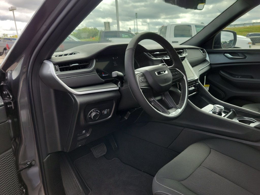 New 2026 Jeep Grand Cherokee Laredo X AWD/4WD image 18