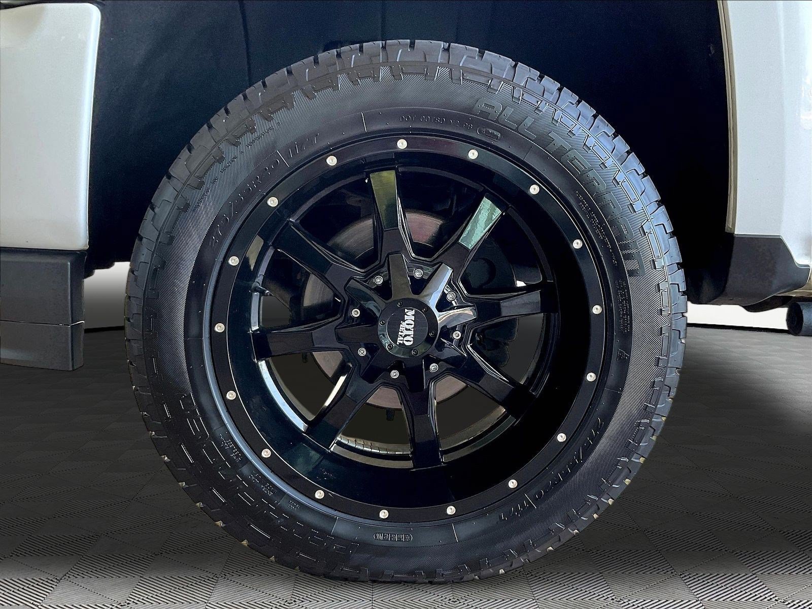 Used 2017 Chevrolet Silverado 1500 LT w/ All Star Edition AWD/4WD image 32