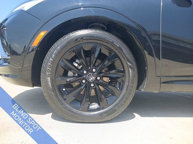 Used 2024 Buick Envista Sport Touring w/ Convenience I Package FWD image 5