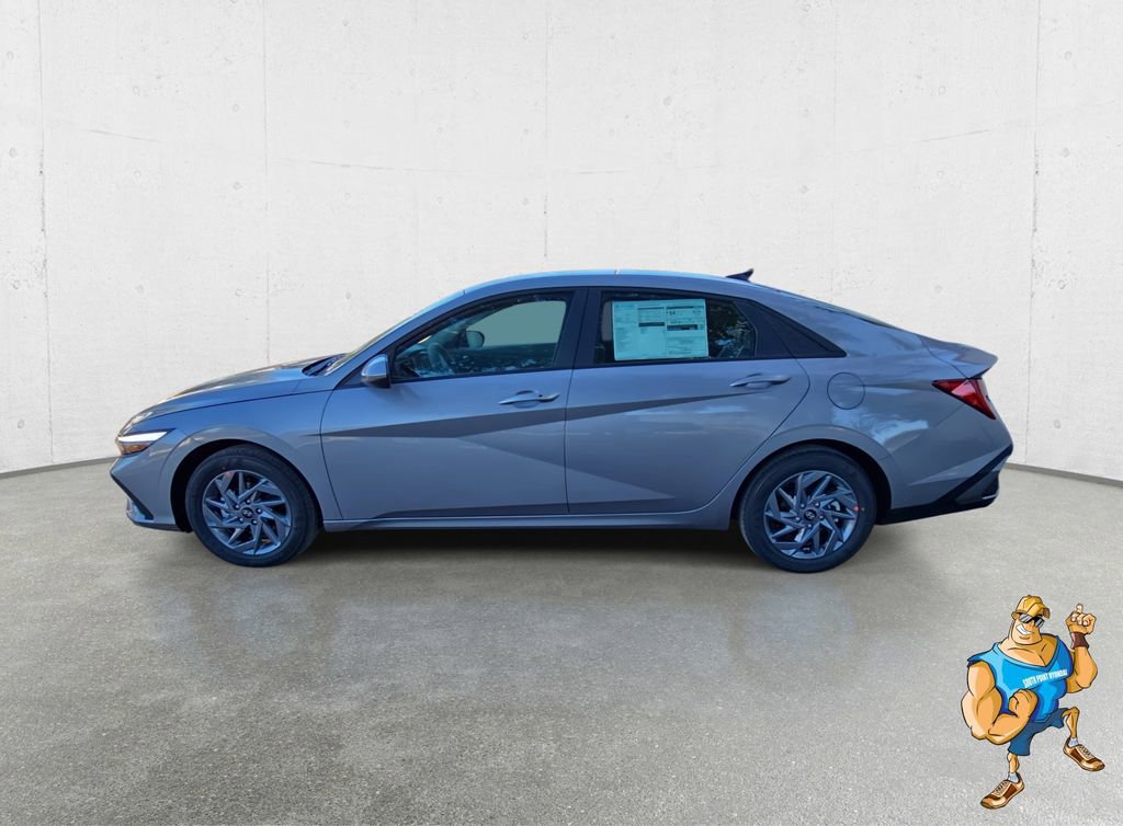 New 2026 Hyundai Elantra Hybrid w/ Cargo Package FWD image 8