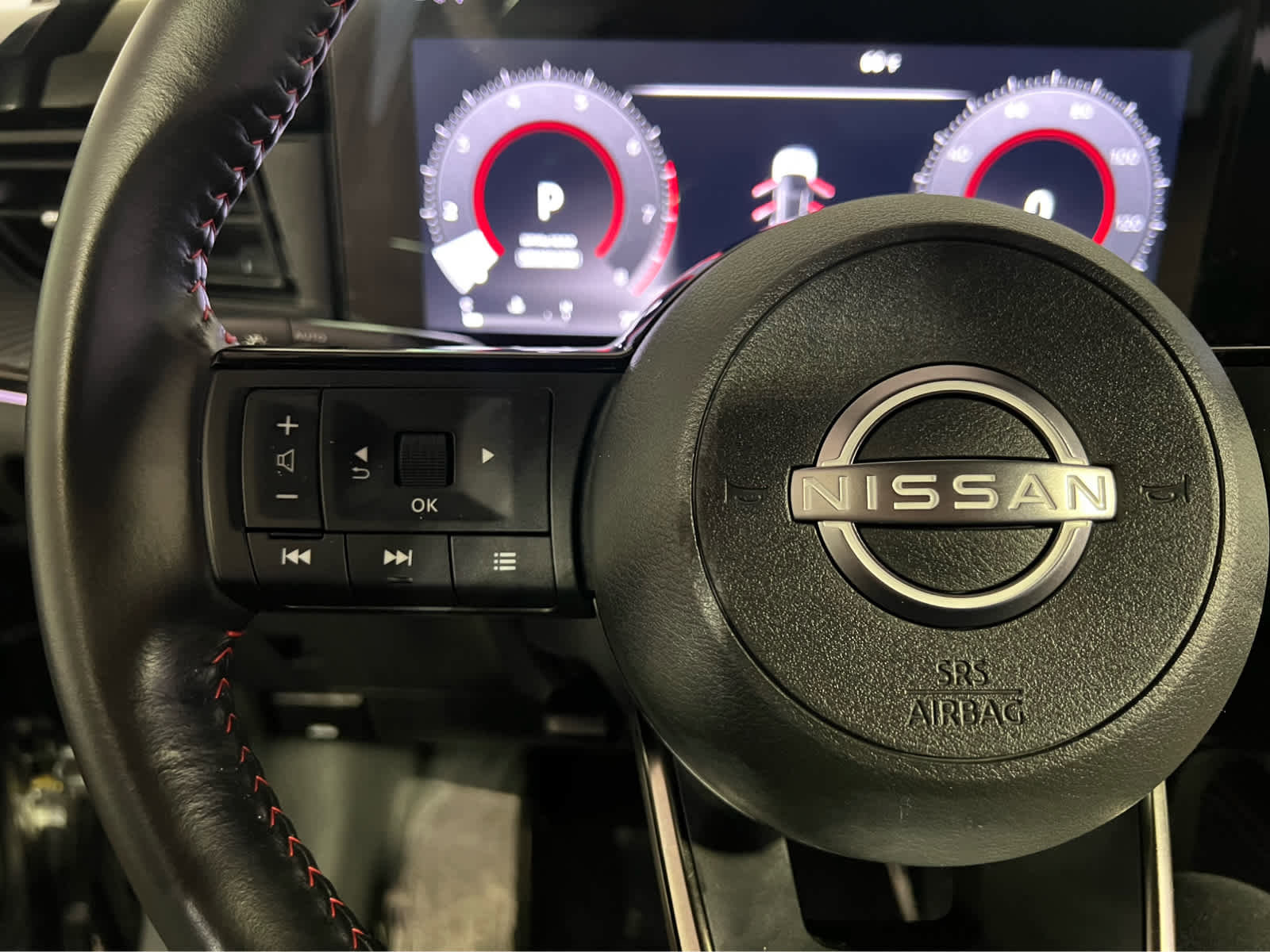 Certified 2025 Nissan Kicks SR FWD image 17