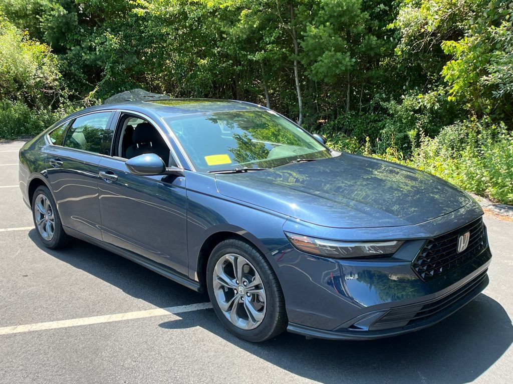 Used 2023 Honda Accord EX image 7