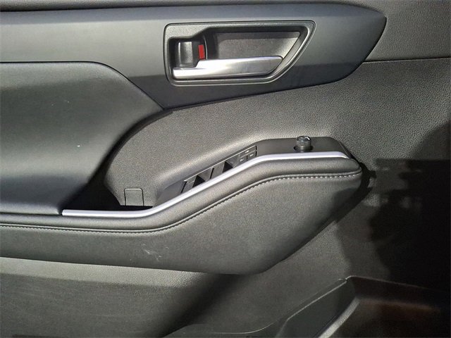 Certified 2024 Toyota Highlander XLE image 19
