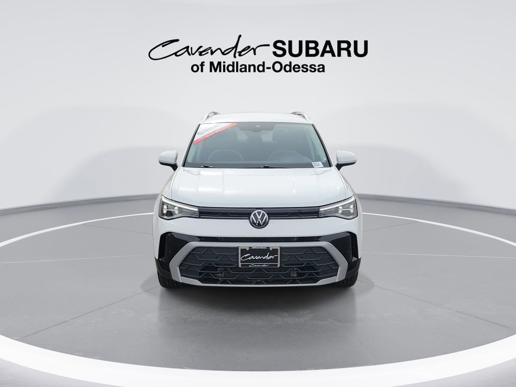 Used 2025 Volkswagen Taos SE image 3