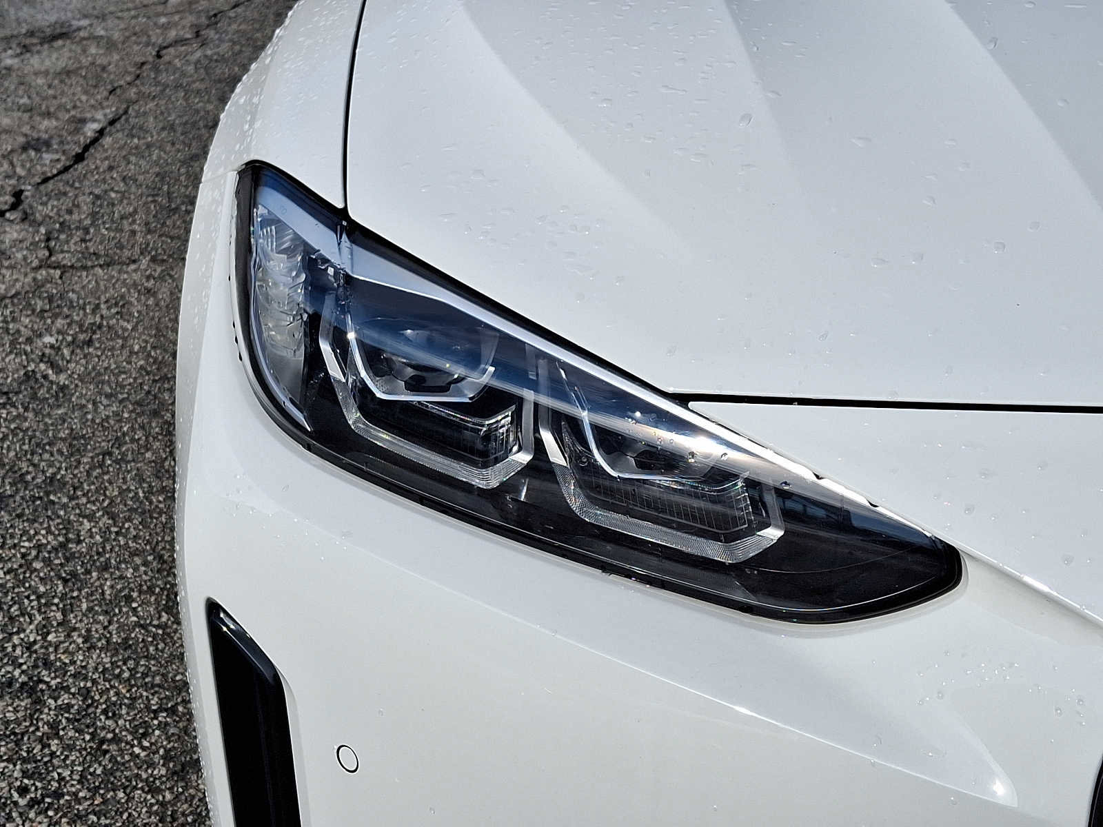 Used 2024 BMW i4 eDrive35 w/ Premium Package image 9