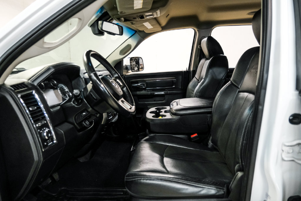 Used 2018 RAM 1500 Laramie AWD/4WD image 4