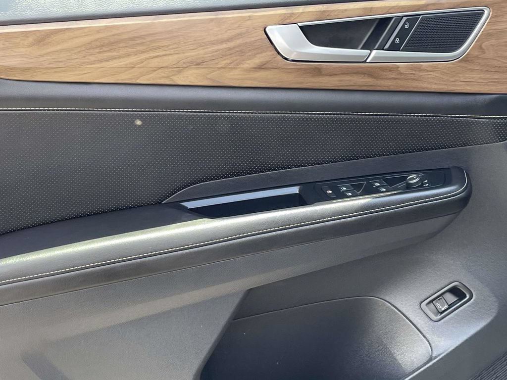 Used 2025 Volkswagen Atlas SE FWD image 25
