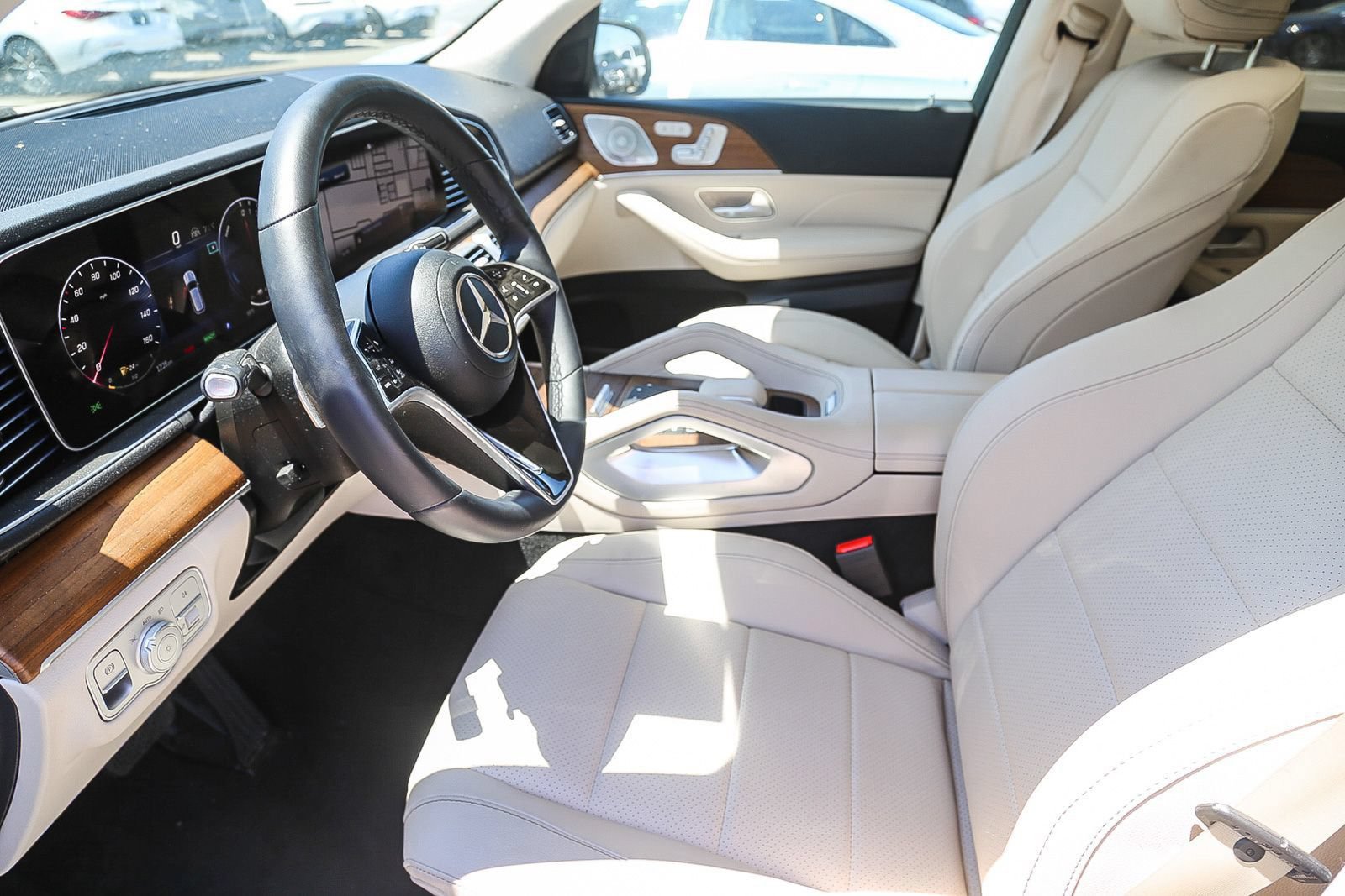 Used 2026 Mercedes-Benz GLE 450e 4MATIC image 5
