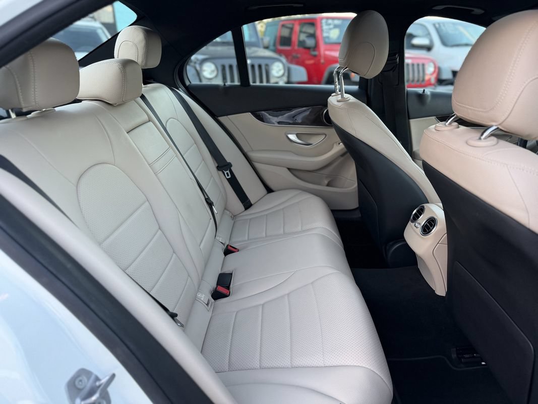 Used 2018 Mercedes-Benz C 300 4MATIC Sedan image 10