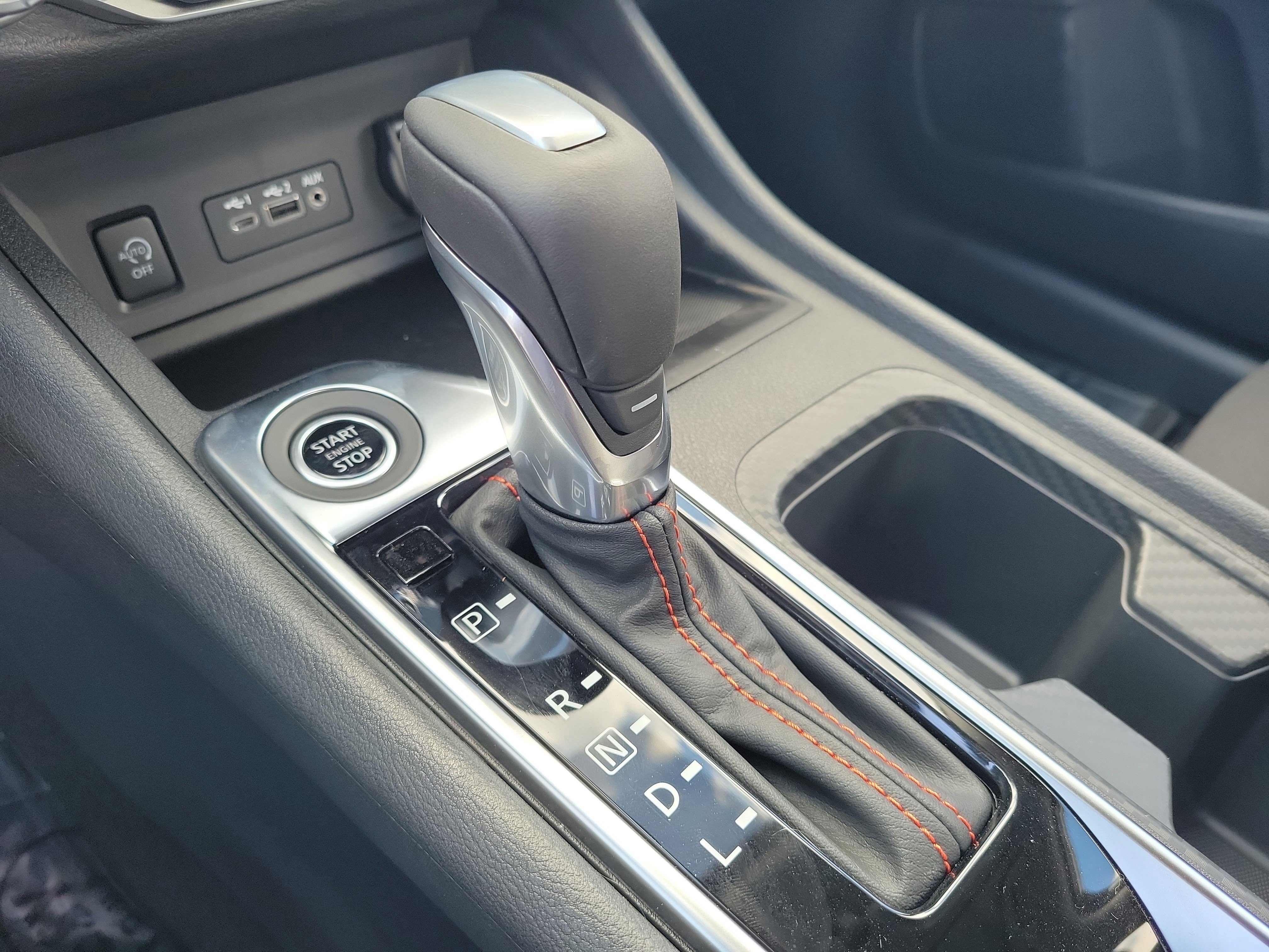 New 2025 Nissan Sentra SR FWD image 32