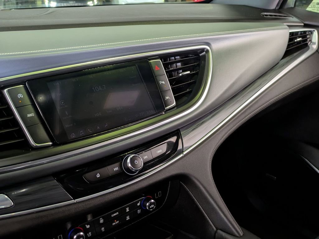 Used 2024 Buick Enclave Premium AWD/4WD image 15