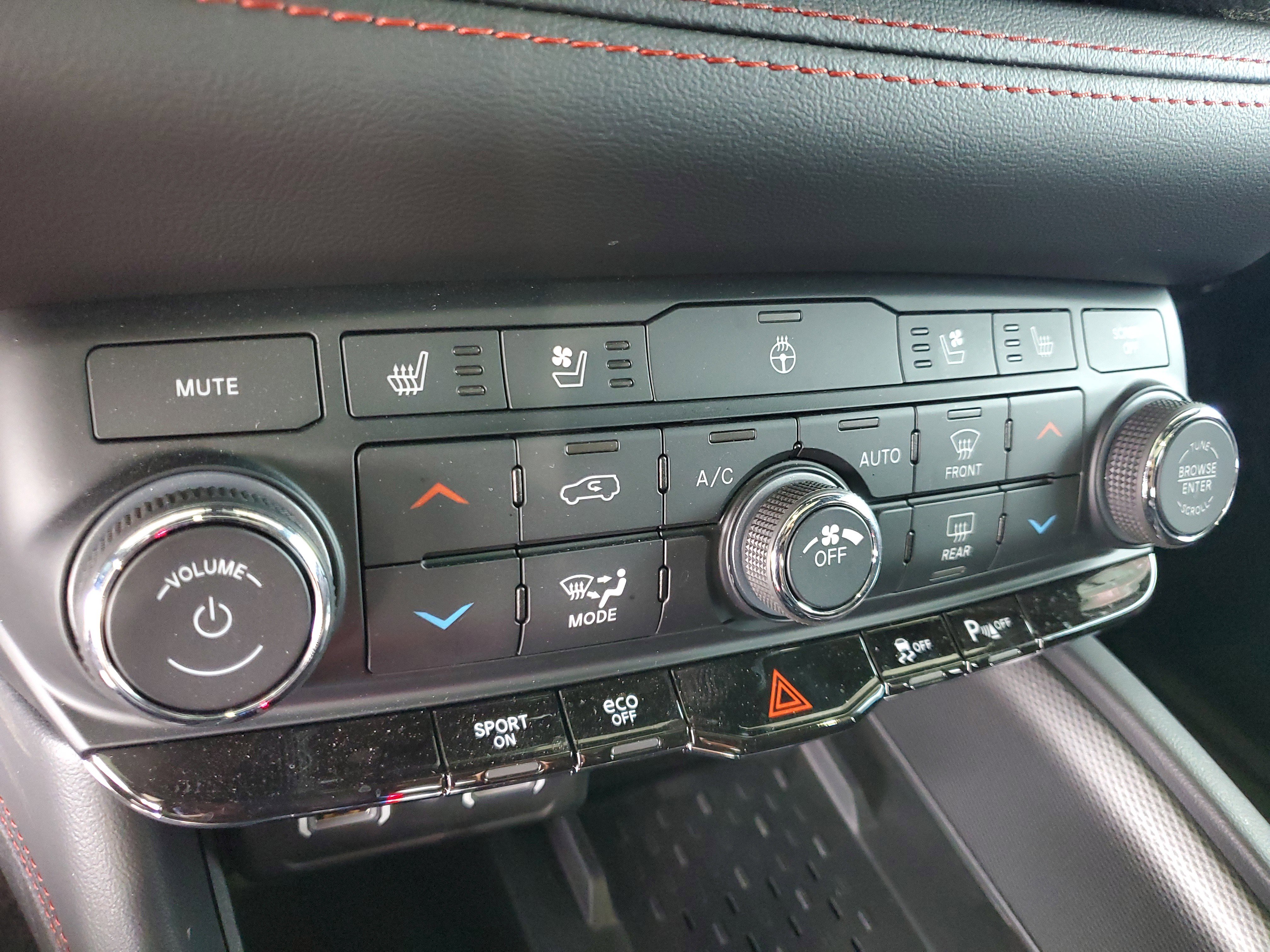 Certified 2025 Dodge Durango R/T image 31