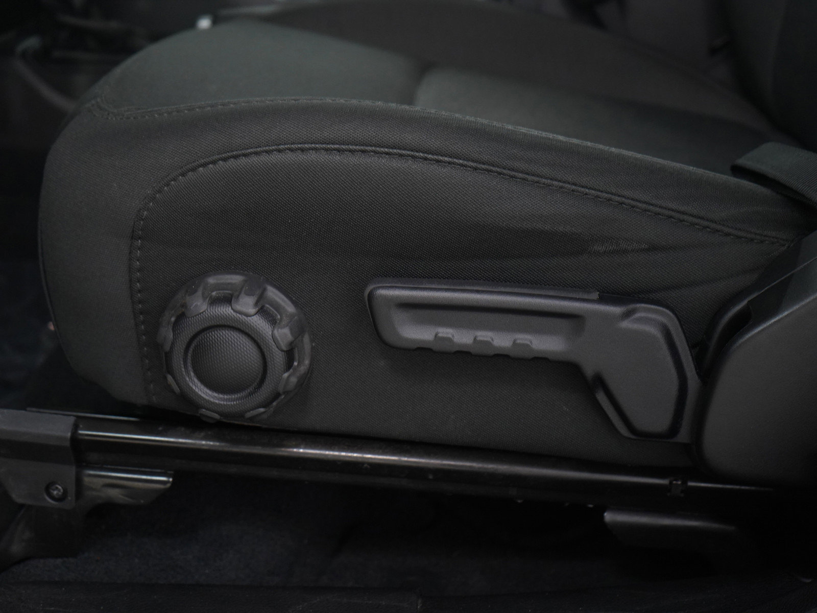 Used 2022 Jeep Wrangler Sport S image 24