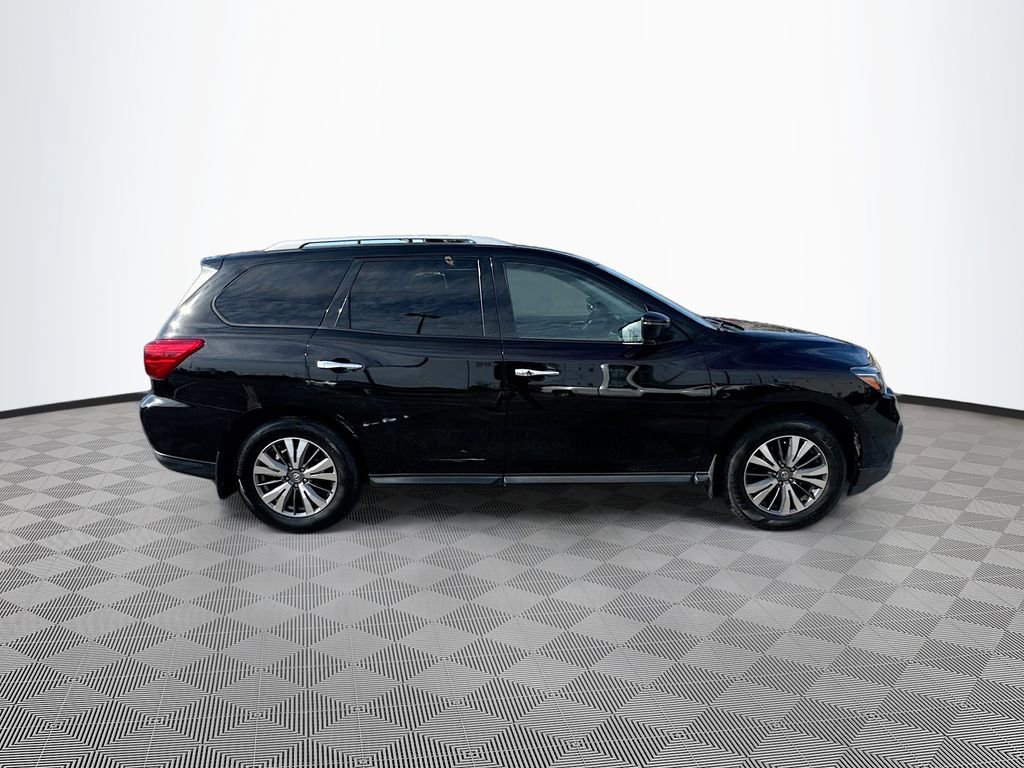 Used 2020 Nissan Pathfinder S image 4