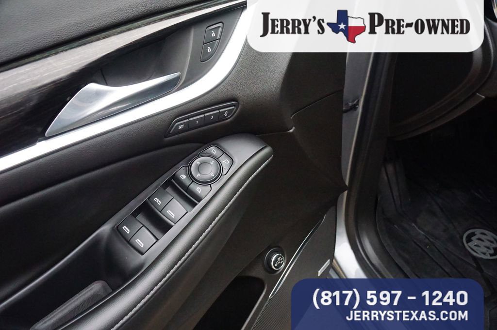 Used 2021 Buick Enclave Avenir w/ Avenir Technology Package image 17