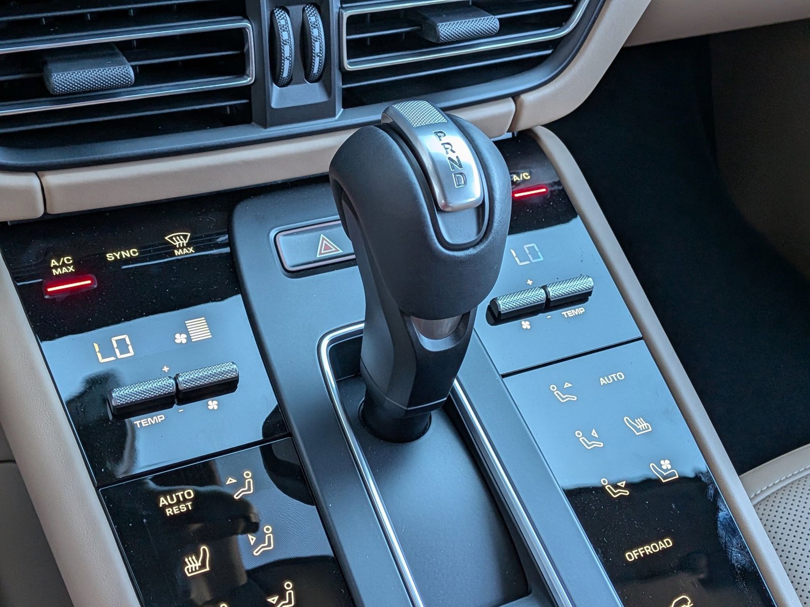 Certified 2025 Porsche Macan GTS image 20