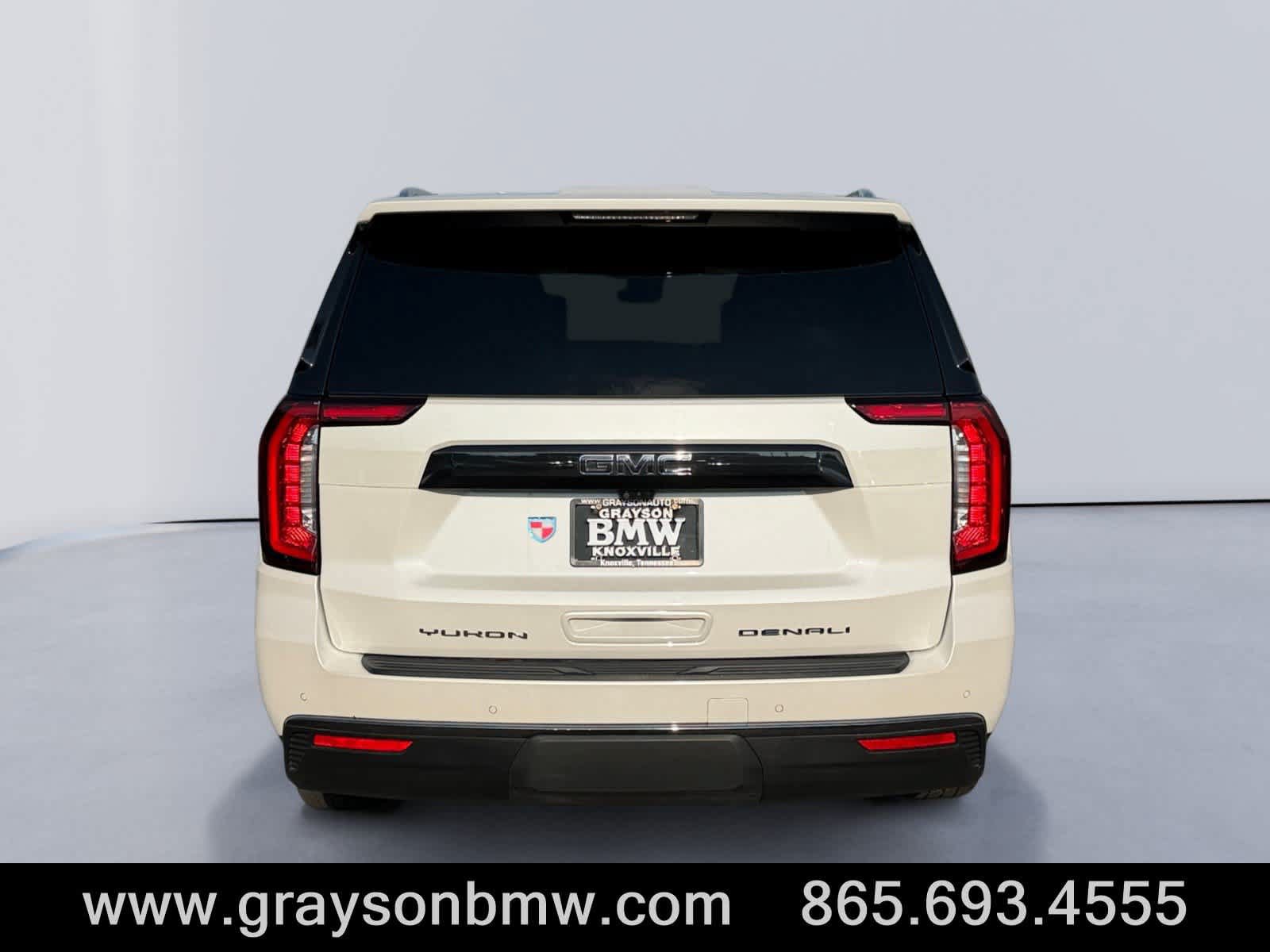 Used 2024 GMC Yukon XL Denali Ultimate AWD/4WD image 4