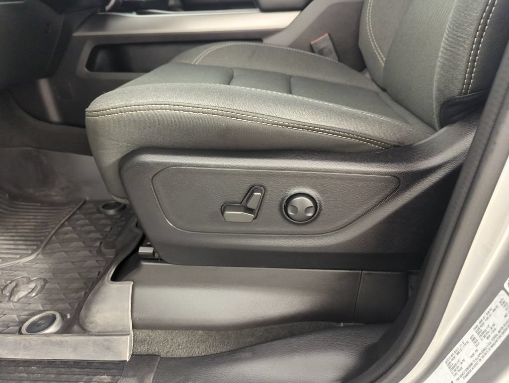 Used 2022 RAM 1500 Big Horn AWD/4WD image 12