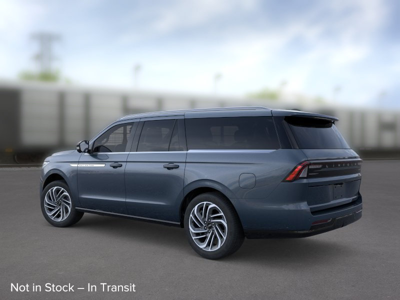Certified 2026 Lincoln Navigator L Reserve AWD/4WD image 4