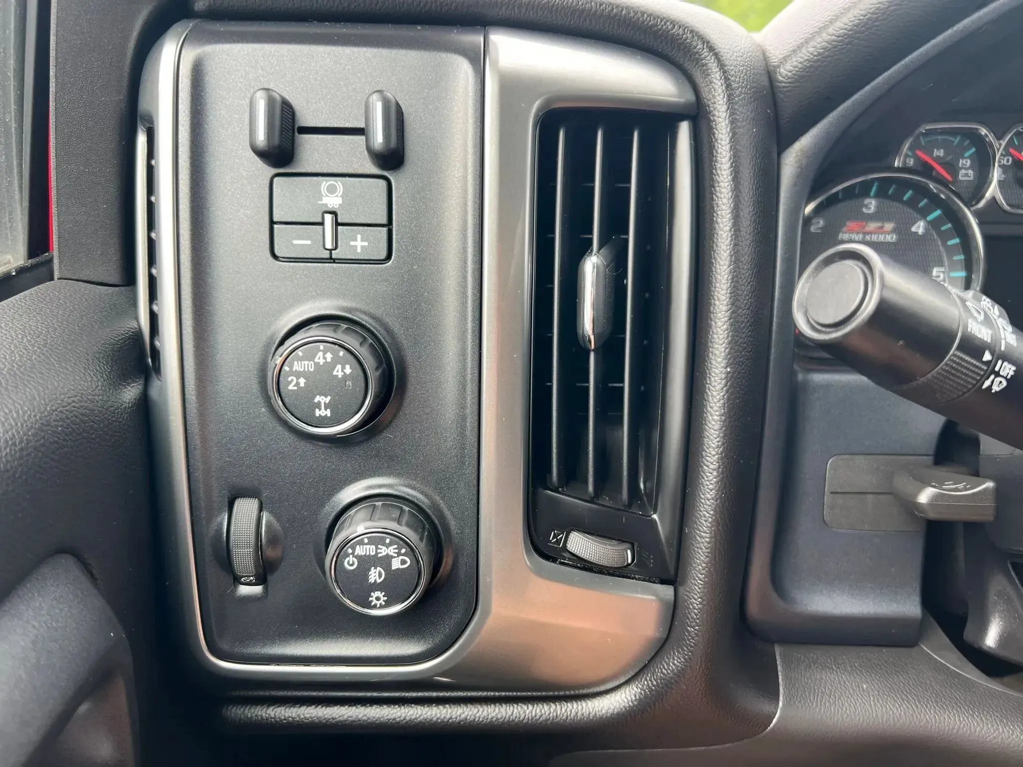 Used 2016 Chevrolet Silverado 1500 LT w/ All Star Edition AWD/4WD image 18