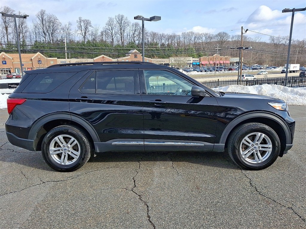 Used 2023 Ford Explorer XLT image 8