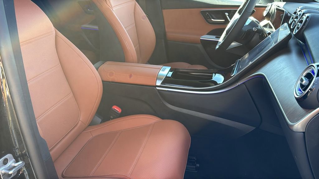 Certified 2025 Mercedes-Benz GLC 300 image 6