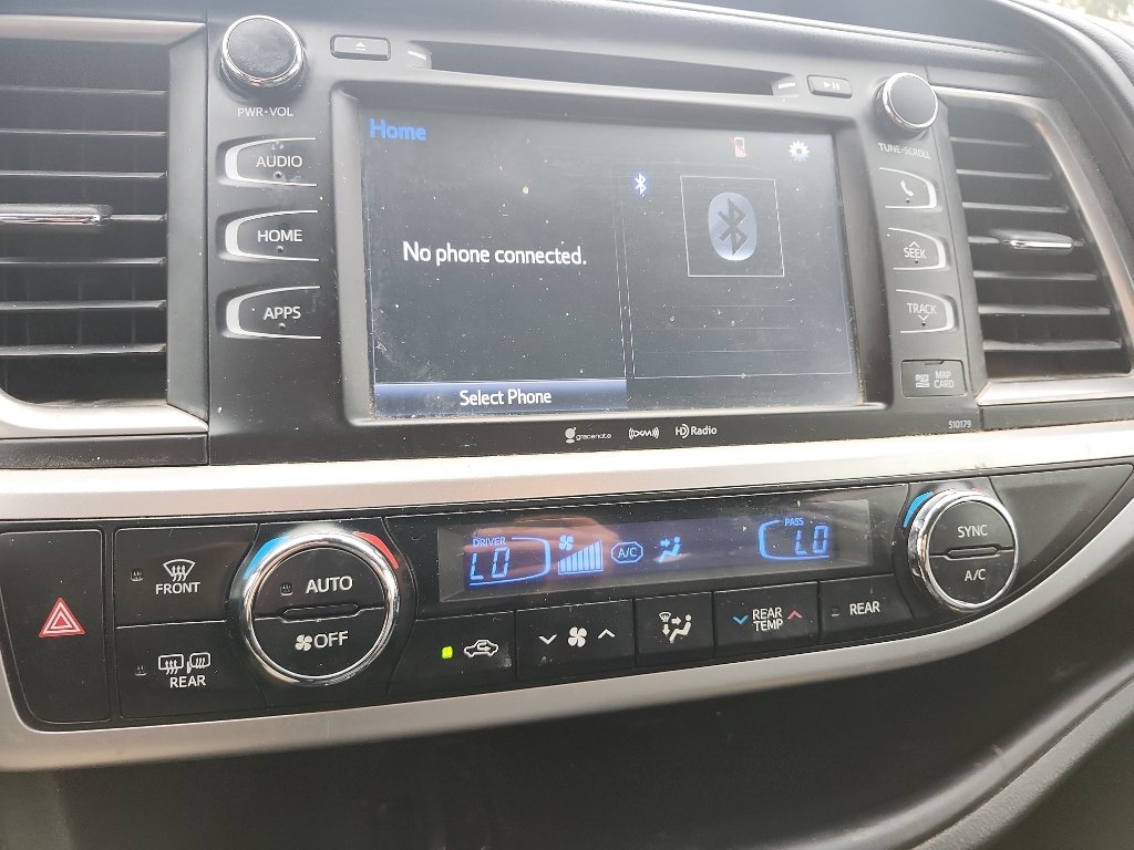Used 2018 Toyota Highlander SE w/ Protection Package #3 AWD/4WD image 28