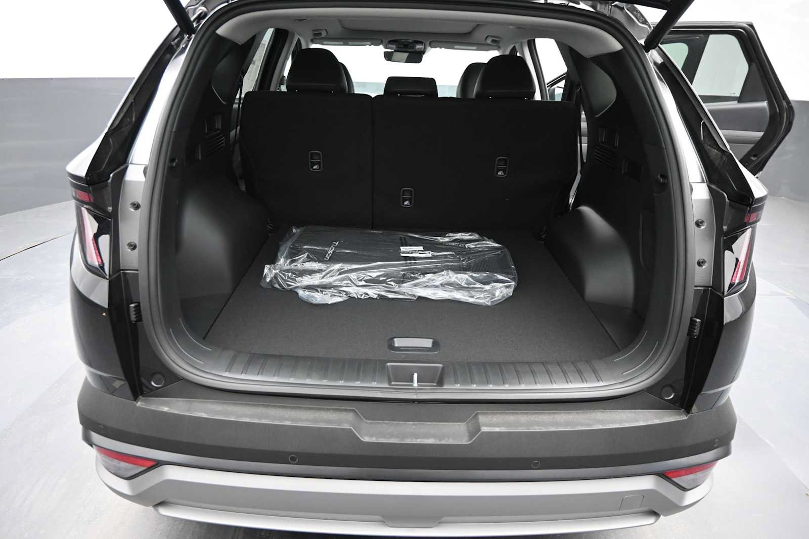 New 2026 Hyundai Tucson Limited AWD/4WD image 13