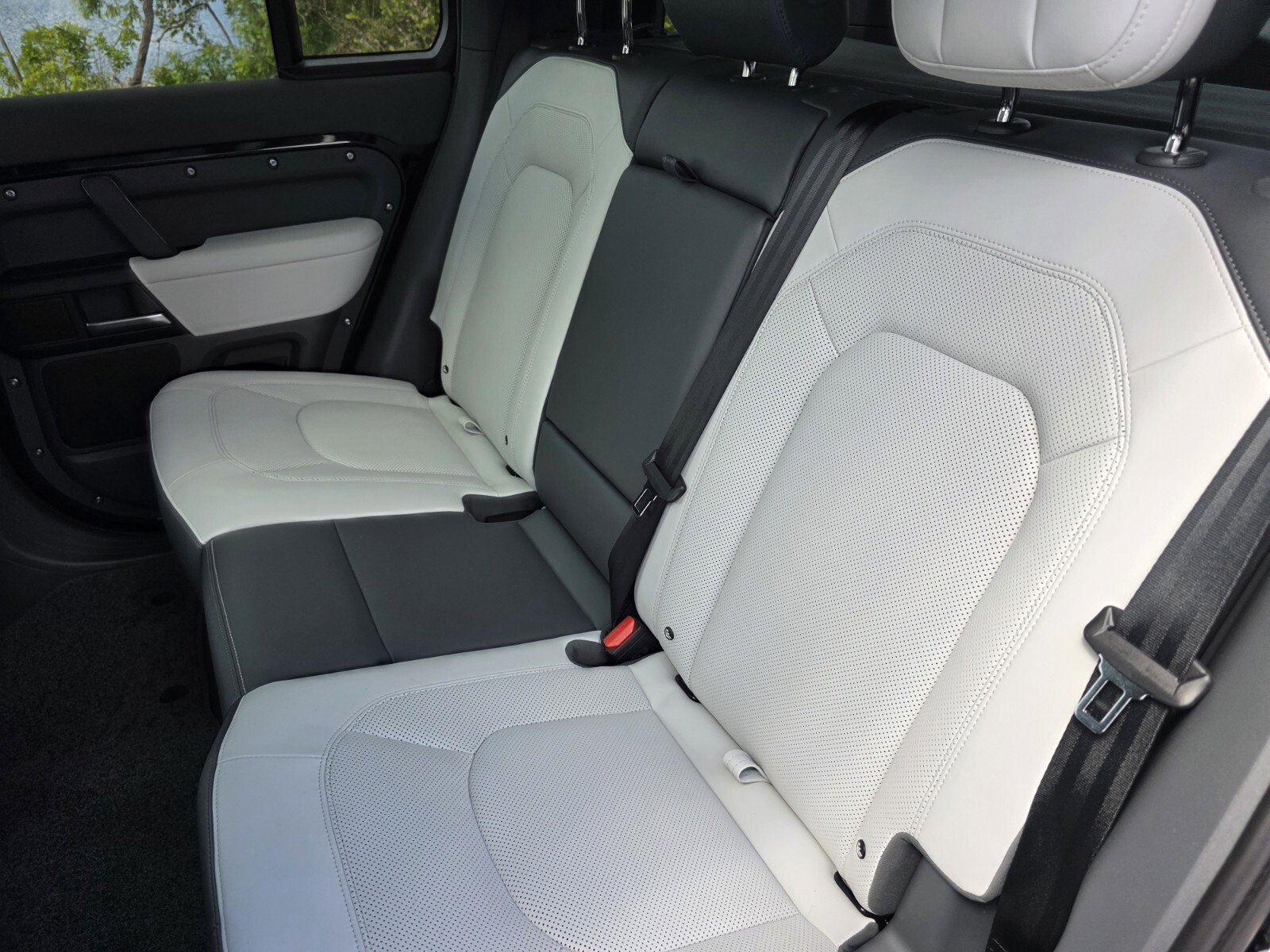 New 2026 Land Rover Defender 110 V8 image 12