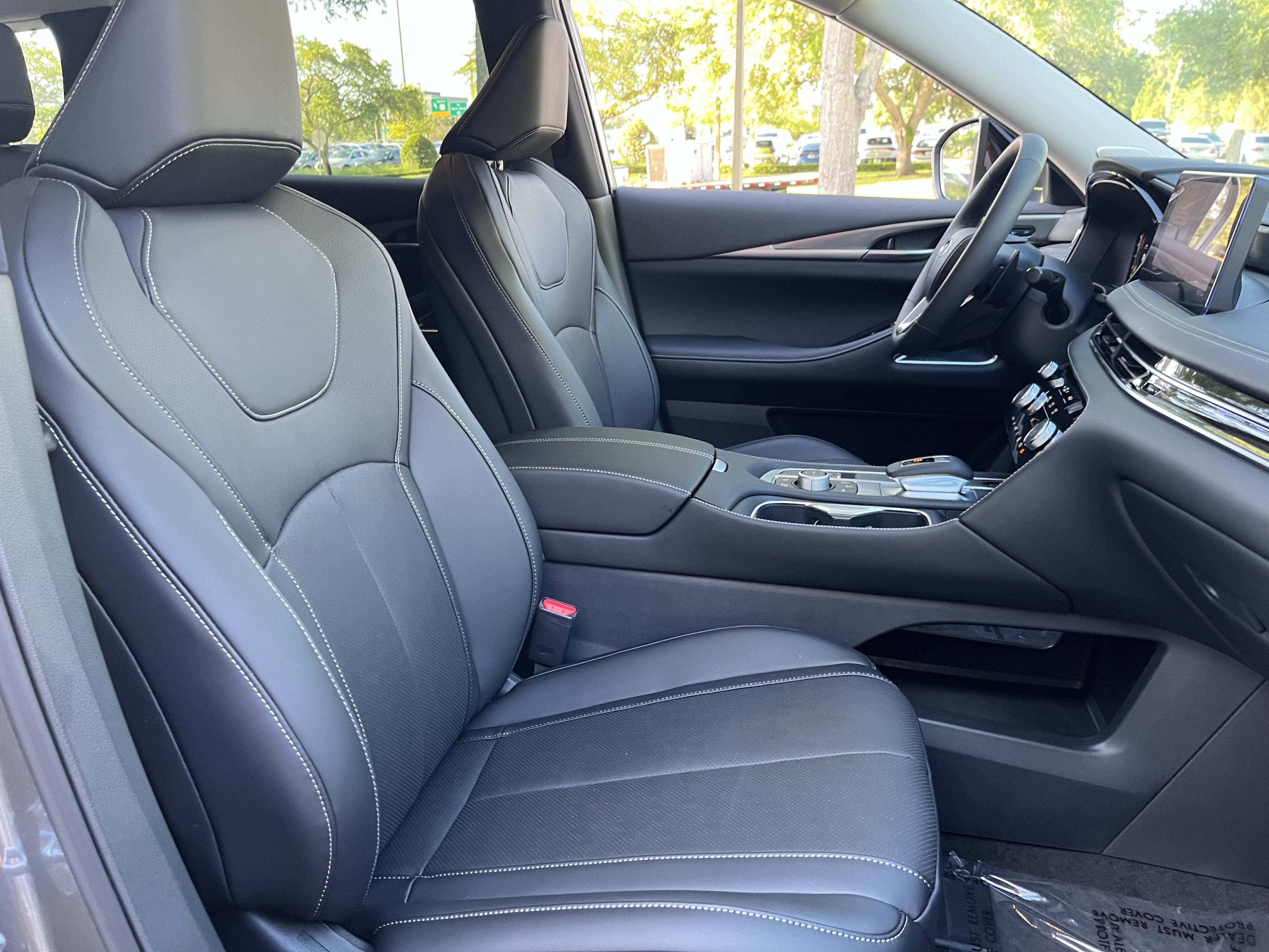 New 2027 INFINITI QX60 Luxe w/ Cargo Package FWD image 22