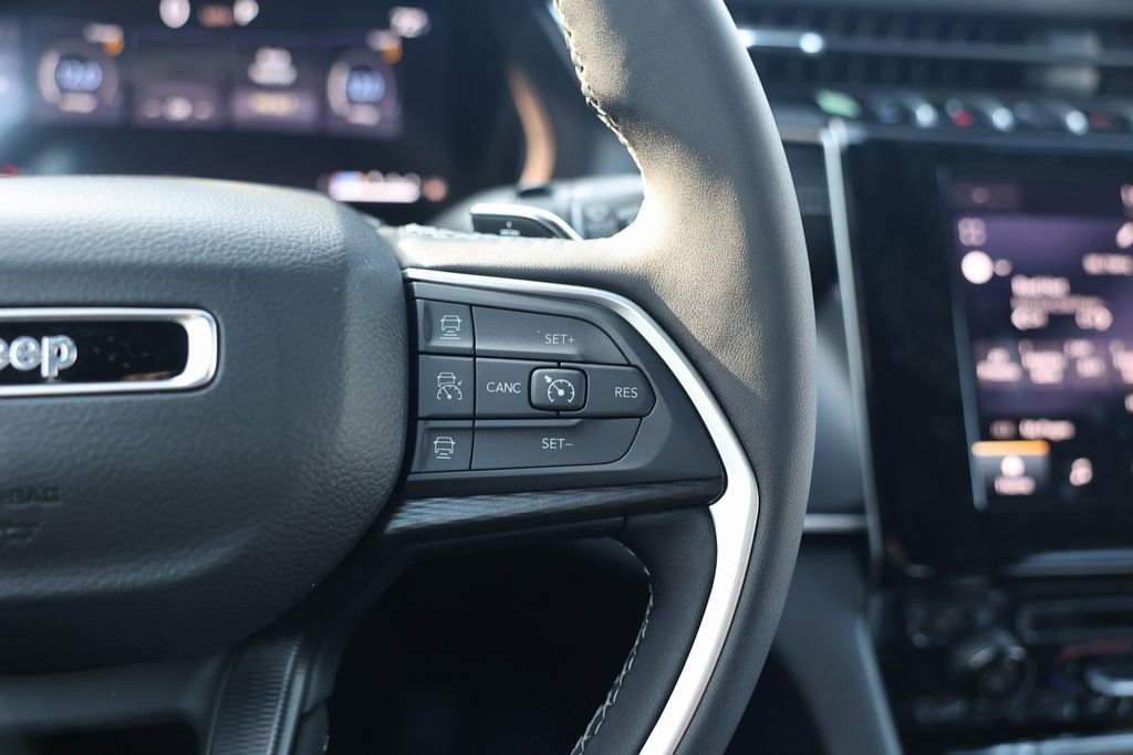 New 2025 Jeep Grand Cherokee Laredo X w/ Trailer Tow Package image 23