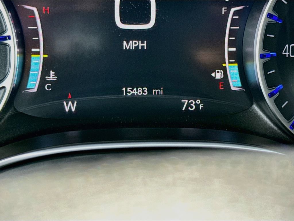 Used 2025 Chrysler Pacifica Limited FWD image 12