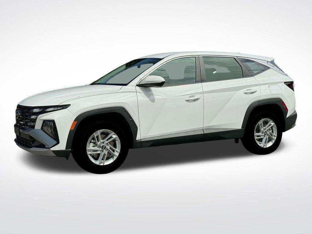 New 2025 Hyundai Tucson SE AWD/4WD image 2
