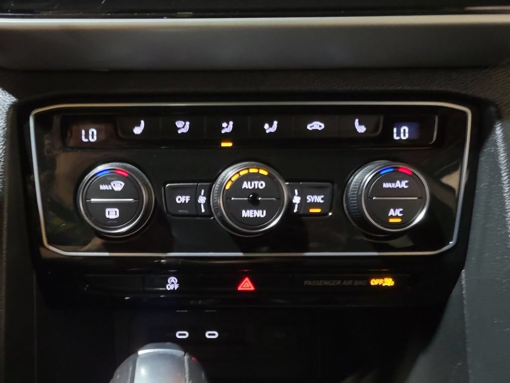 Used 2022 Volkswagen Atlas Cross Sport SE AWD/4WD image 17