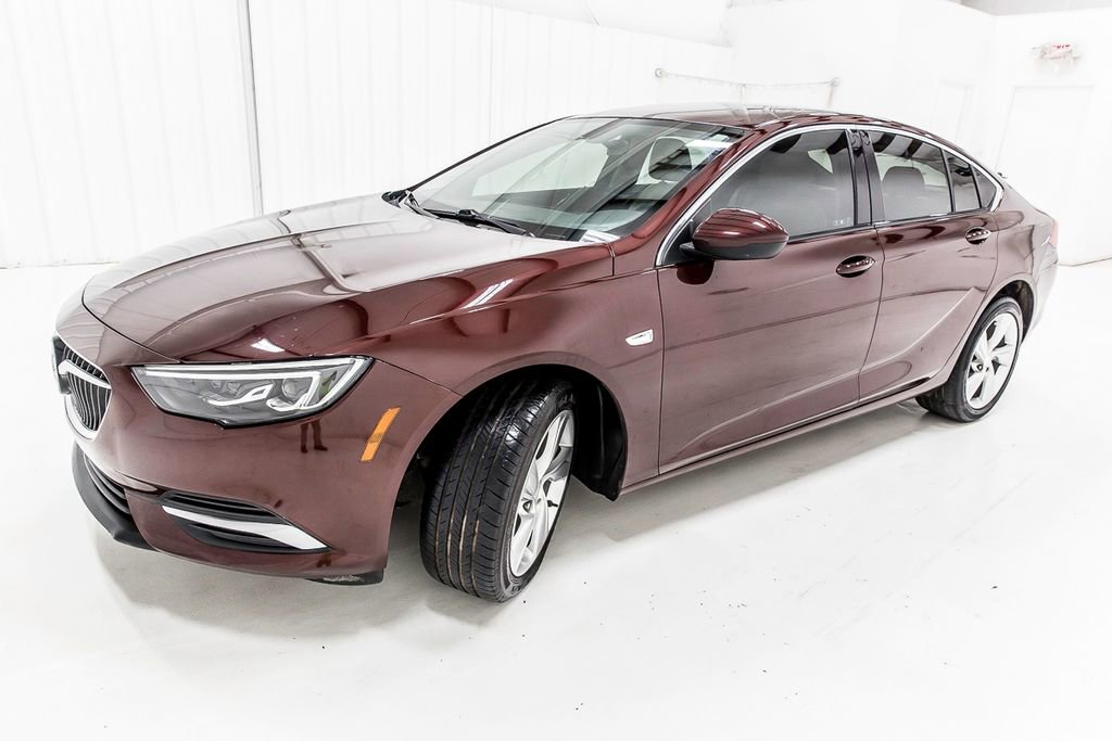 Used 2019 Buick Regal Preferred w/ Driver Confidence Package I image 2