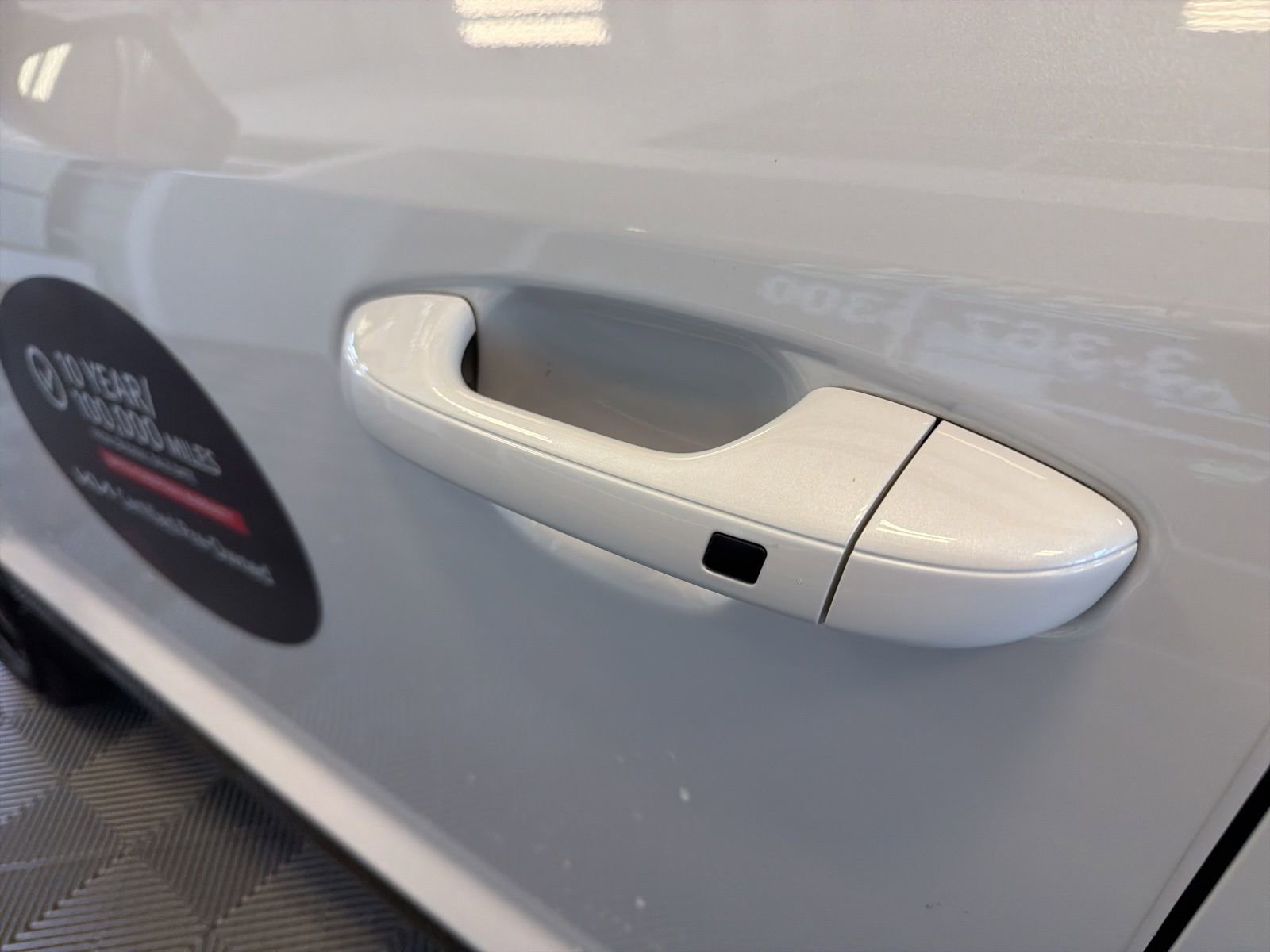 Used 2024 Kia Niro EX Touring FWD image 10