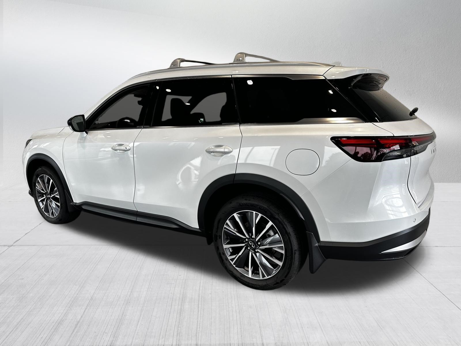 New 2027 INFINITI QX60 Luxe w/ Family Package AWD/4WD image 3