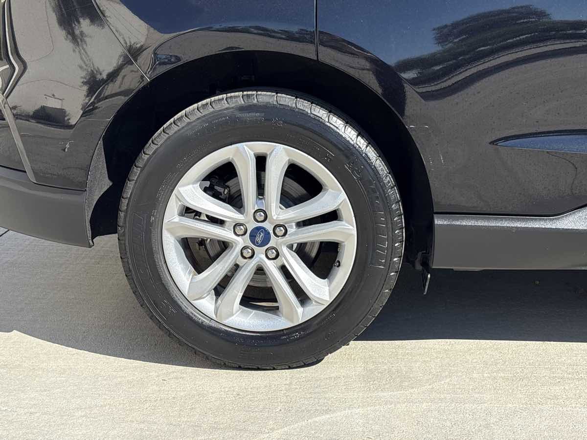 Used 2020 Ford Edge SEL w/ Convenience Package image 9