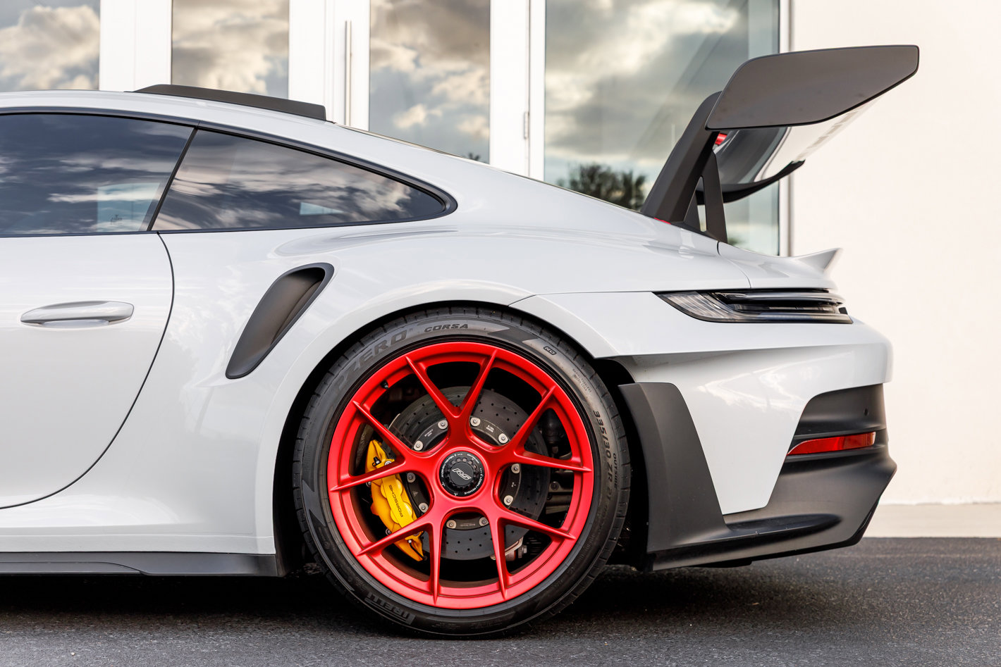Used 2024 Porsche 911 GT3 RS RWD image 5