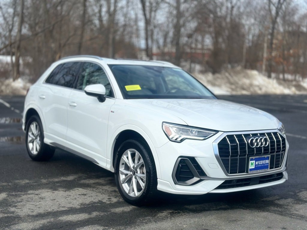 Used 2023 Audi Q3 2.0T Premium w/ Convenience Package image 9