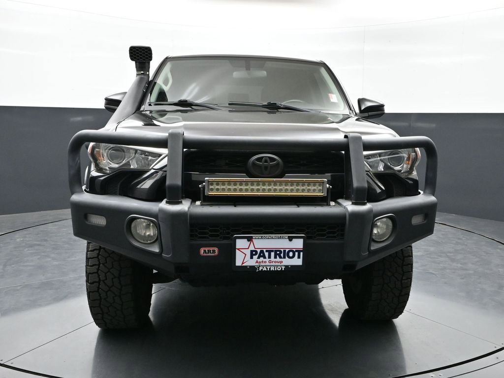 Used 2018 Toyota 4Runner SR5 AWD/4WD image 6