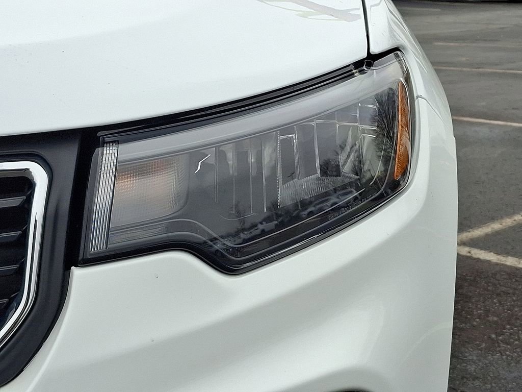 Used 2024 Jeep Compass Latitude image 9